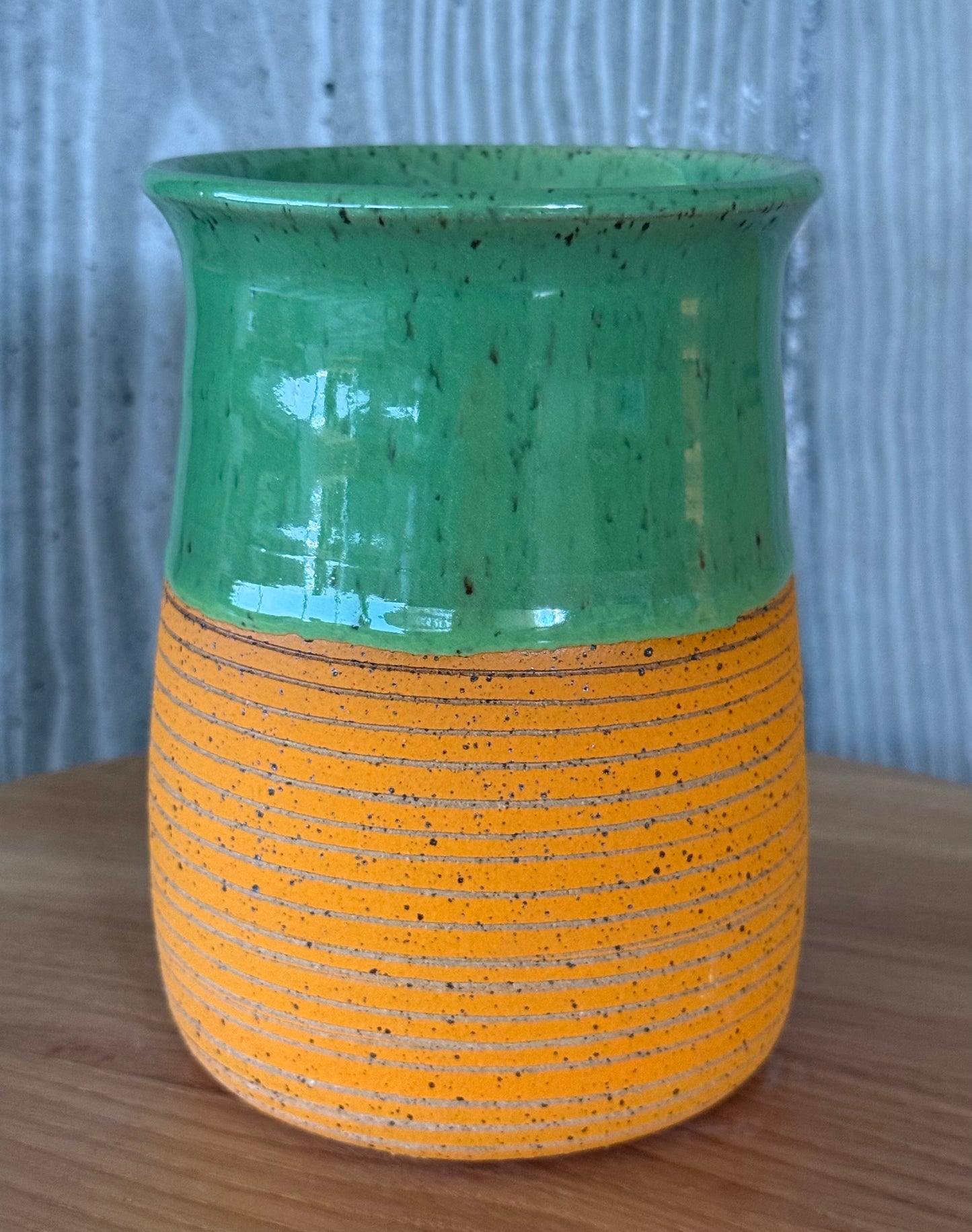 SMALL TANGERINE SGRAFFITO POT