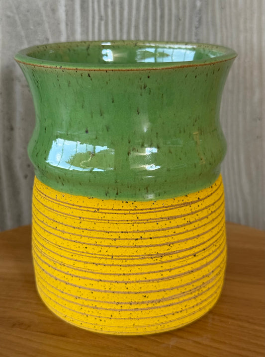 MEDIUM  RIPPLE YELLOW SGRAFFITO POT