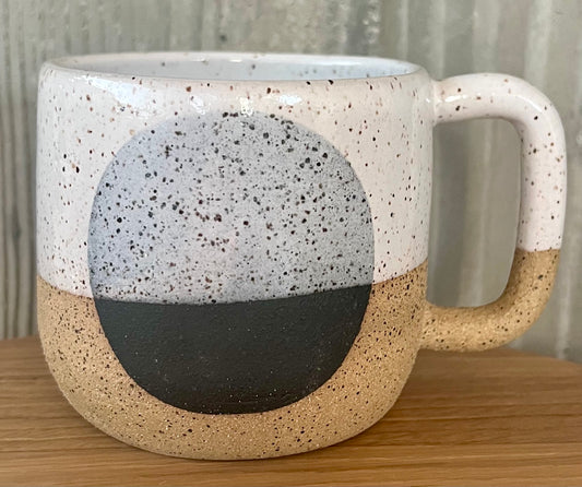 BLACK DOT MUG